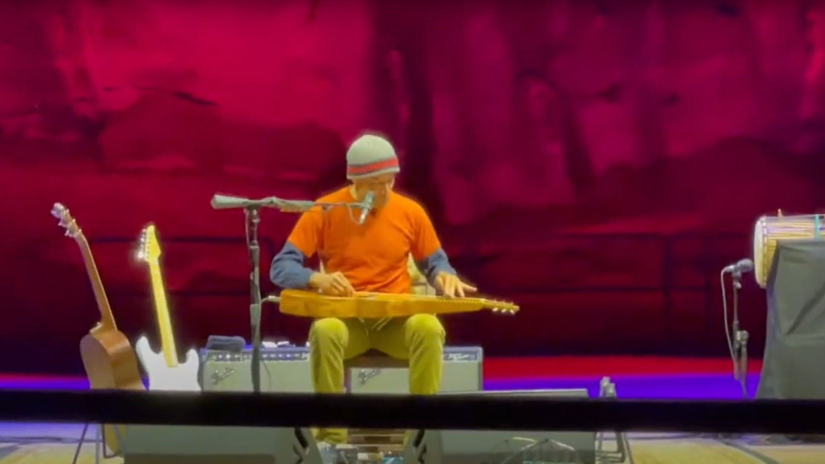 Ben Harper plays a Richard Wilson Style 3 Weissenborn Guitar at Red Rocks Amphitheatre, 31 May 2021