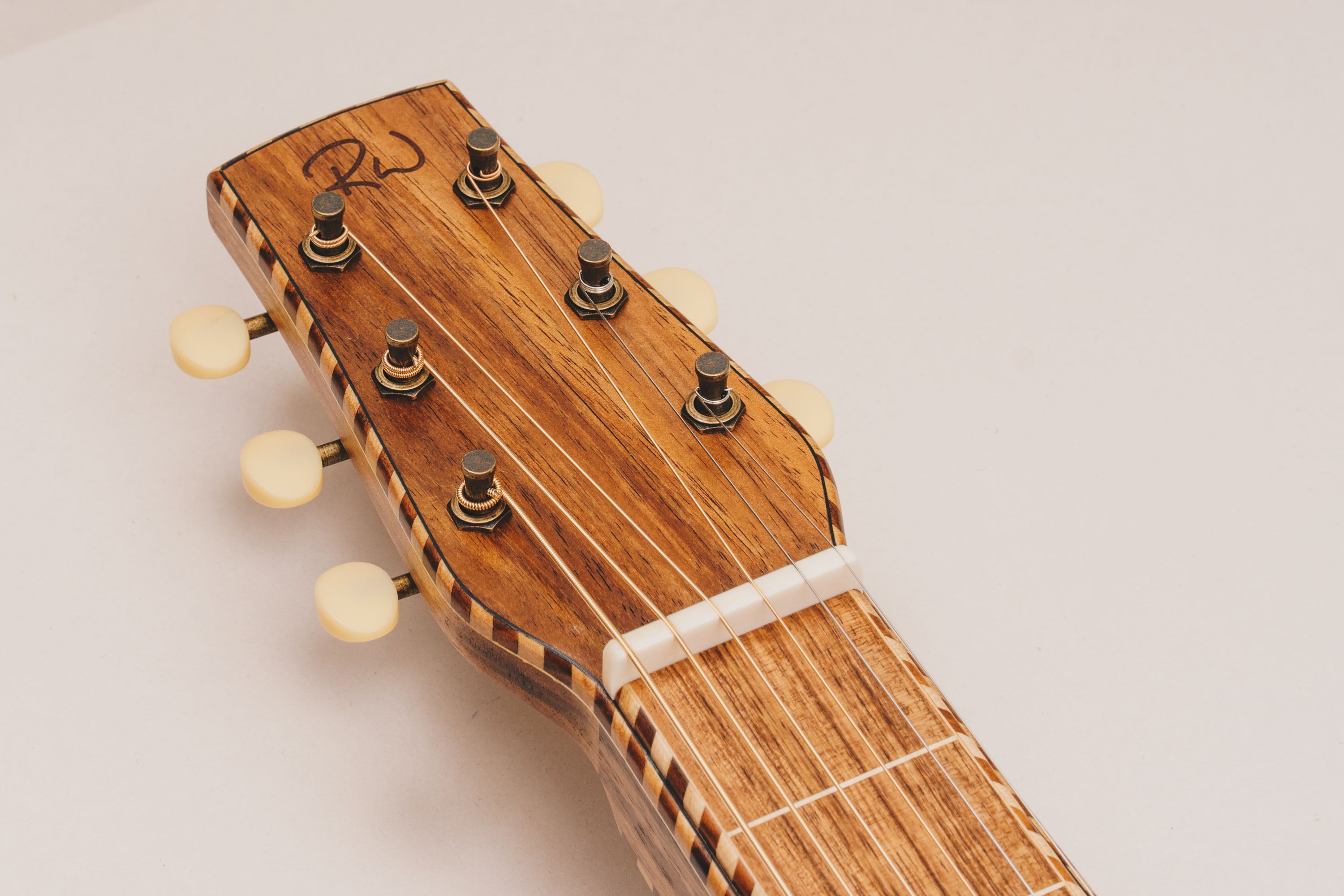 Style 4 Weissenborn Guitar Weissenborn Acoustic Lap Steel Slide Guitar by master luthier Richard Wilson. Handcrafted in Australia. Serial no. RW2343-433.