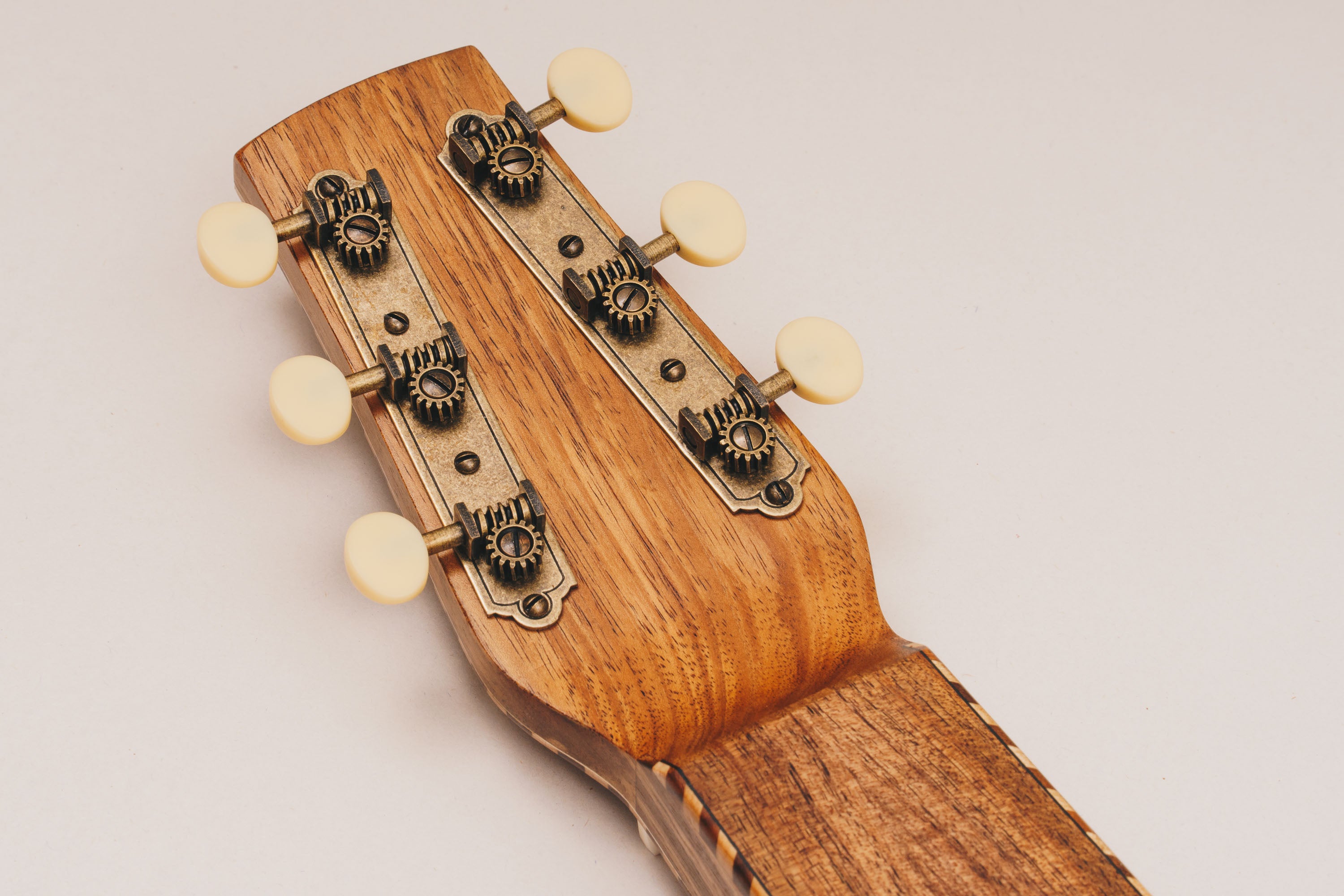 Style 4 Weissenborn Guitar Weissenborn Acoustic Lap Steel Slide Guitar by master luthier Richard Wilson. Handcrafted in Australia. Serial no. RW2343-433.