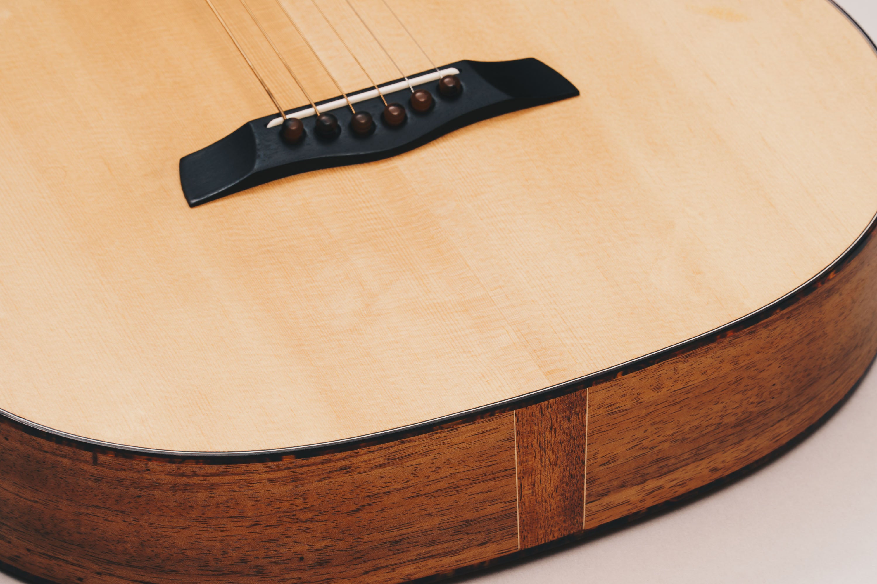 Style 2 Weissenborn Guitar Weissenborn Acoustic Lap Steel Slide Guitar by master luthier Richard Wilson. Handcrafted in Australia. Serial no. RW2242-372.