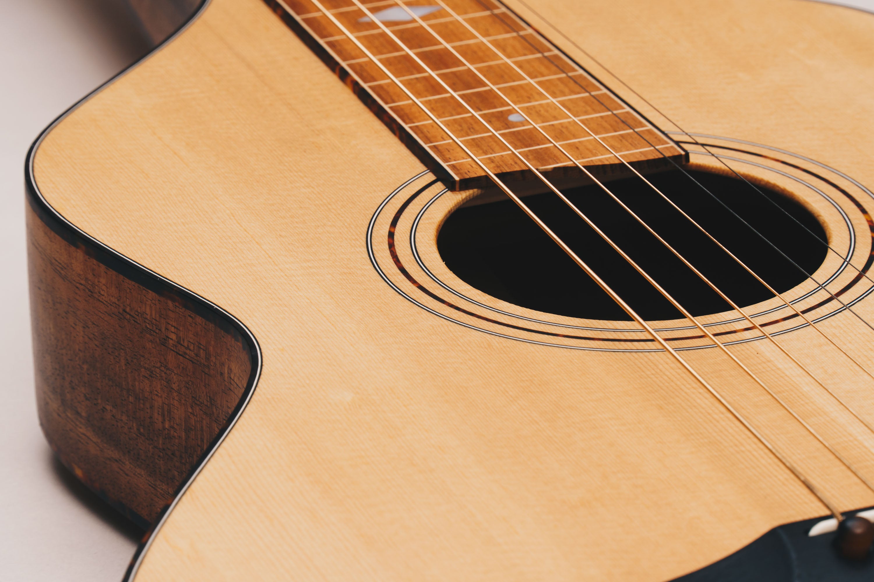 Style 2 Weissenborn Guitar Weissenborn Acoustic Lap Steel Slide Guitar by master luthier Richard Wilson. Handcrafted in Australia. Serial no. RW2242-372.